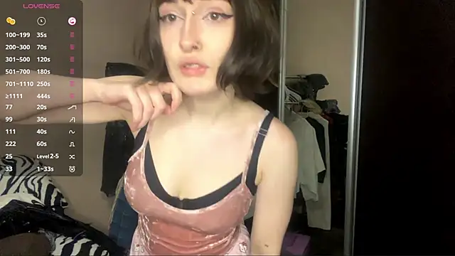 Snapshot of NewYorkAlt chatting on April 3, 8:51 pm NewYorkAlt online show from April 3, 8:51 pm