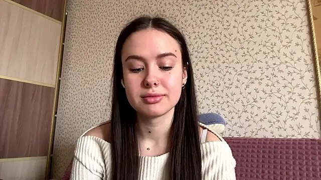 KristyKlyra online show from April 5, 11:18 am