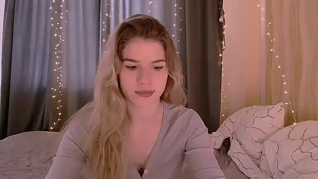 Alisa Swan  online show from May 5, 7:05 am