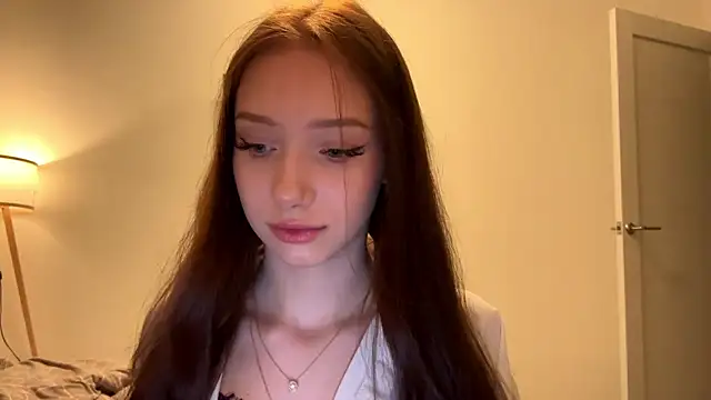 MiaNewstrom online show from April 1, 8:28 pm