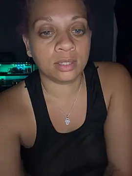 Snapshot of SHY_QUINN chatting on May 16, 7:34 pm SHY QUINN online show from May 16, 7:34 pm