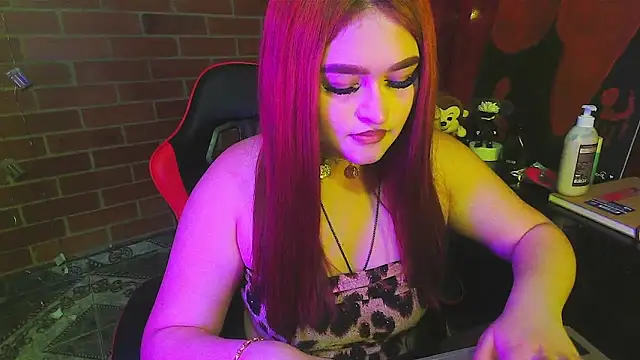 Snapshot of adisson2_ chatting on April 2, 2:20 am adisson2 online show from April 2, 2:20 am