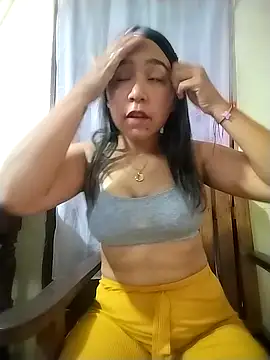 Snapshot of erikabella chatting on April 5, 5:43 pm erikabella online show from April 5, 5:43 pm