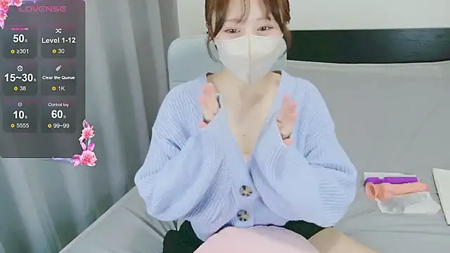 Snapshot of niko_1012 chatting on April 2, 12:41 am niko 1012 online show from April 2, 12:41 am