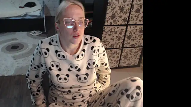 Sweet hot shrmp online show from April 23, 12:45 am