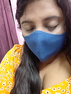 Snapshot of Tami-sonia chatting on April 3, 7:34 pm Tami-sonia online show from April 3, 7:34 pm