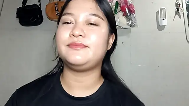 BrandeePhatdouang online show from April 3, 5:16 am