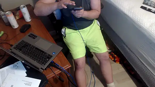 Snapshot of patmac131387 chatting on April 4, 7:44 pm patmac131387 online show from April 4, 7:44 pm