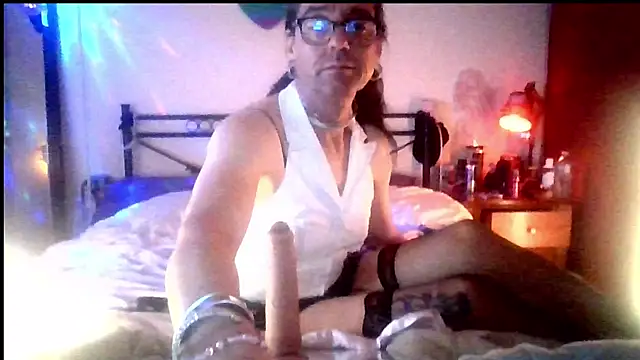 courtney1982 online show from August 7, 8:44 pm