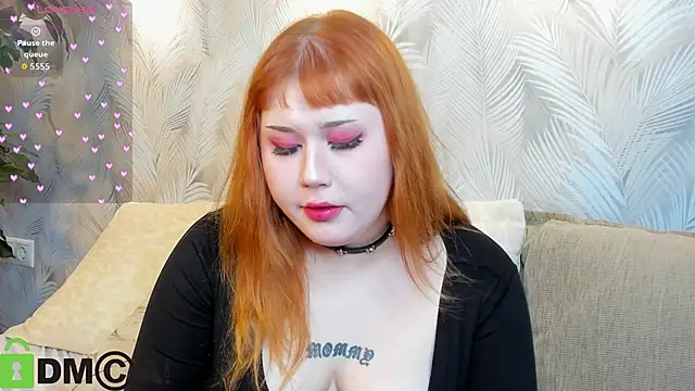 Snapshot of Roxy_Moor chatting on June 17, 9:12 am Roxy Moor online show from June 17, 9:12 am