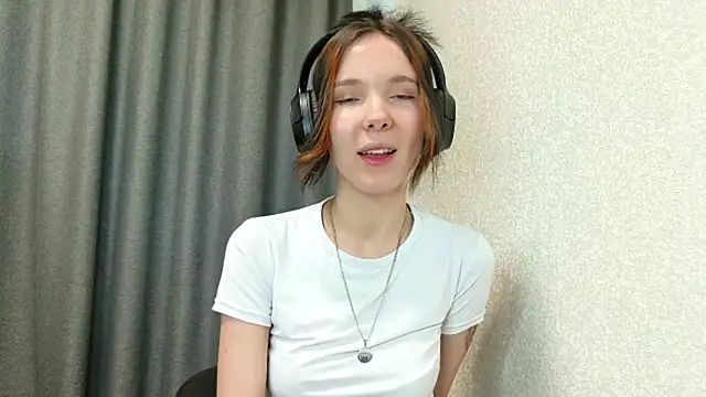 Snapshot of RubyBooby chatting on April 1, 3:09 pm RubyBooby online show from April 1, 3:09 pm