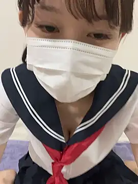 Snapshot of yuki2210 chatting on April 15, 10:11 am yuki2210 online show from April 15, 10:11 am