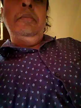 BigDaddy05  online show from April 3, 4:32 am