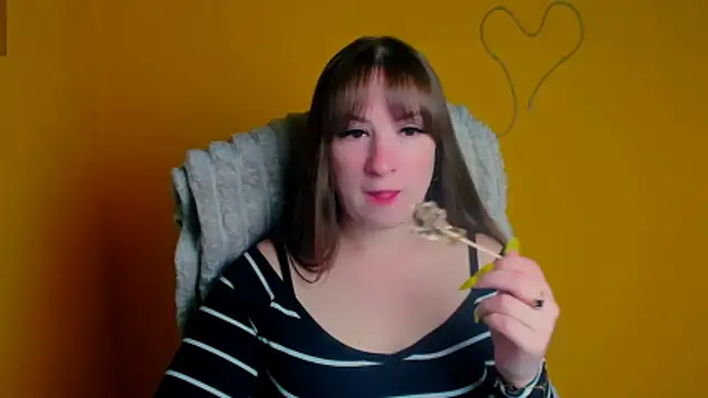 Snapshot of Tiffani_Angel chatting on May 16, 5:37 am Tiffani Angel online show from May 16, 5:37 am