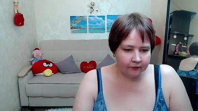 QUEEN02030 online show from April 15, 9:49 am