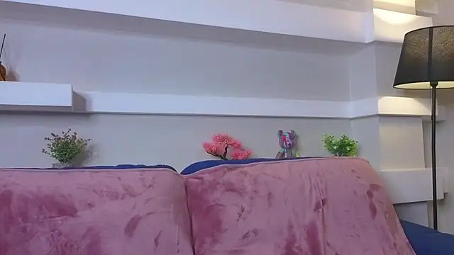 TeshaDurrell online show from May 19, 1:56 am