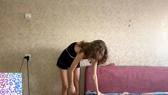 Snapshot of WildFeels chatting on April 2, 12:14 pm WildFeels online show from April 2, 12:14 pm