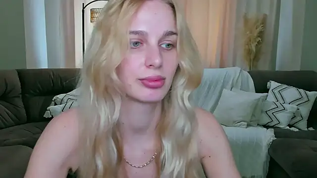 blonde  flirt online show from April 8, 6:02 am