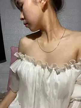 Snapshot of -Tini- chatting on March 30, 3:57 pm -Tini- online show from March 30, 3:57 pm