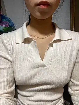 Snapshot of -Tini- chatting on April 1, 2:25 pm -Tini- online show from April 1, 2:25 pm