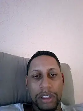 Snapshot of BaianinhodeSP chatting on June 6, 6:45 pm BaianinhodeSP online show from June 6, 6:45 pm
