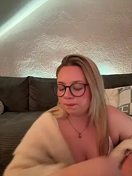 miialive online show from March 31, 7:47 pm