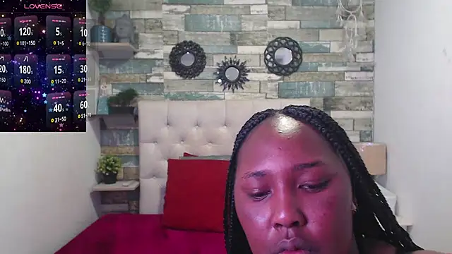 Snapshot of Skylernaomi chatting on June 13, 2:04 pm Skylernaomi online show from June 13, 2:04 pm