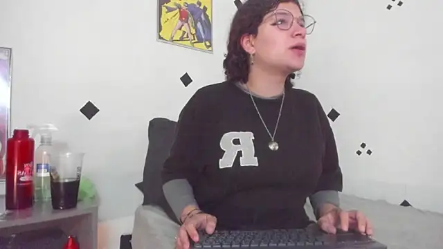 wendybeckett4 online show from April 6, 5:58 pm