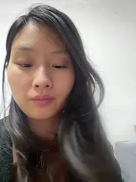 Snapshot of Zbnmji chatting on April 2, 12:52 am Zbnmji online show from April 2, 12:52 am