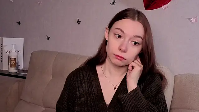 Snapshot of MissyLarde chatting on April 4, 8:23 am MissyLarde online show from April 4, 8:23 am