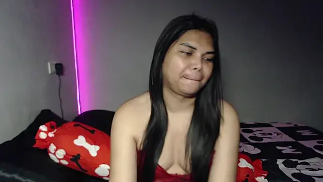 Snapshot of yourhotasiantrann chatting on April 4, 3:53 pm yourhotasiantrann online show from April 4, 3:53 pm