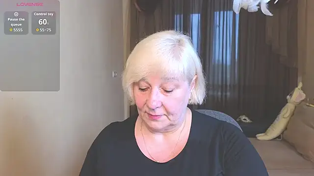 Snapshot of Milane_Milky chatting on April 27, 4:54 am Milane Milky online show from April 27, 4:54 am