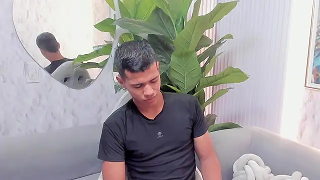 noahdark  online show from April 22, 2:36 am