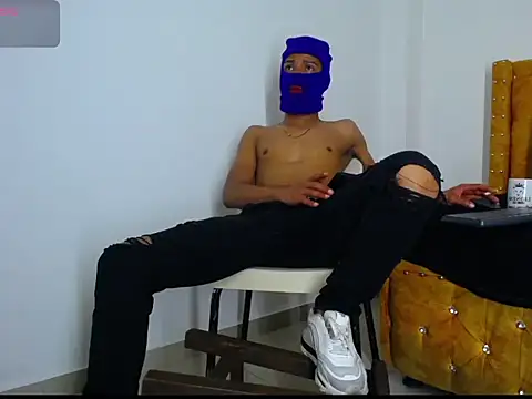 Snapshot of big_cock2016 chatting on April 2, 9:01 pm big cock2016 online show from April 2, 9:01 pm