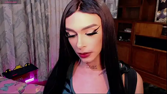 Snapshot of AdhaaraMoon_ chatting on April 3, 4:54 am AdhaaraMoon online show from April 3, 4:54 am