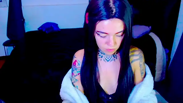 LannieGonzales online show from May 17, 3:59 am