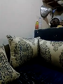 YAsinmilano online show from April 2, 3:09 pm