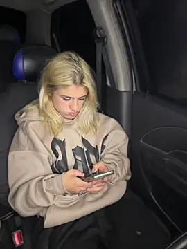 Lia fire online show from May 3, 9:48 am