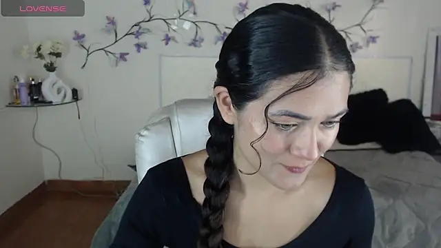 Snapshot of FreyaRouge chatting on April 4, 2:25 pm FreyaRouge online show from April 4, 2:25 pm