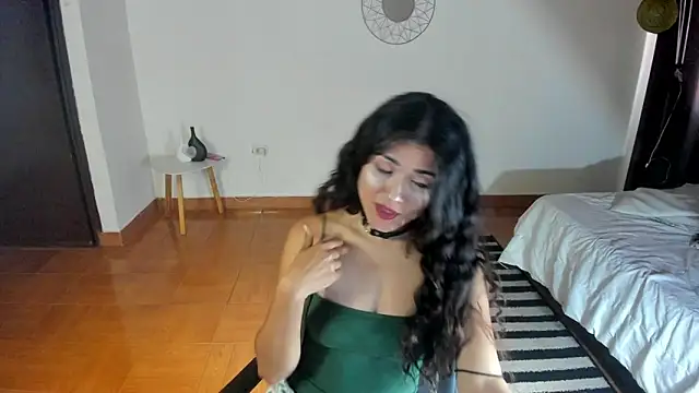 FreyaRouge online show from April 30, 7:20 pm
