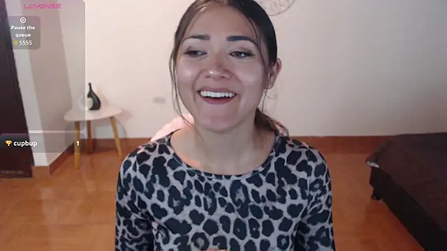 FreyaRouge online show from May 19, 7:20 pm