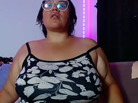 Snapshot of vibeSex1 chatting on April 12, 7:19 pm vibeSex1 online show from April 12, 7:19 pm