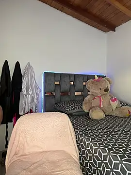 Snapshot of Danna_222_ chatting on April 19, 5:34 pm Danna 222 online show from April 19, 5:34 pm