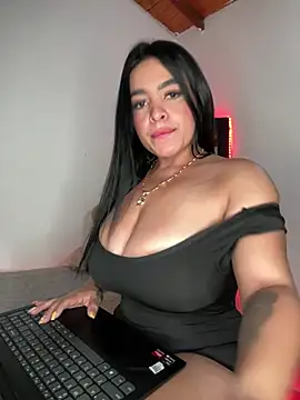 Snapshot of Danna_222_ chatting on May 16, 7:27 am Danna 222 online show from May 16, 7:27 am