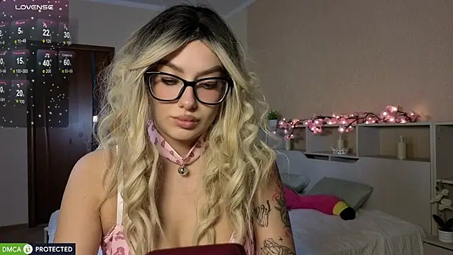 Emily Bloom 119 online show from July 1, 8:38 am