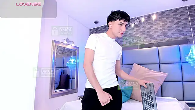 Taylor Brooks online show from April 28, 6:02 pm