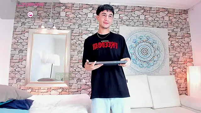 Taylor Brooks online show from May 13, 7:33 pm