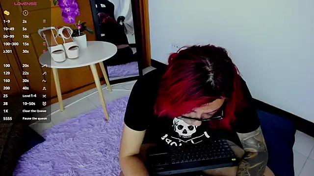 Violett Sykes online show from May 1, 4:28 am