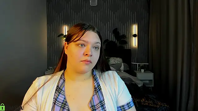 Evelyne Loo online show from April 28, 12:42 am