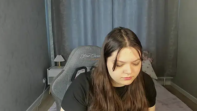 Evelyne Loo online show from May 20, 12:39 am